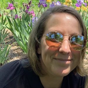 Meet your Posher, Lisa